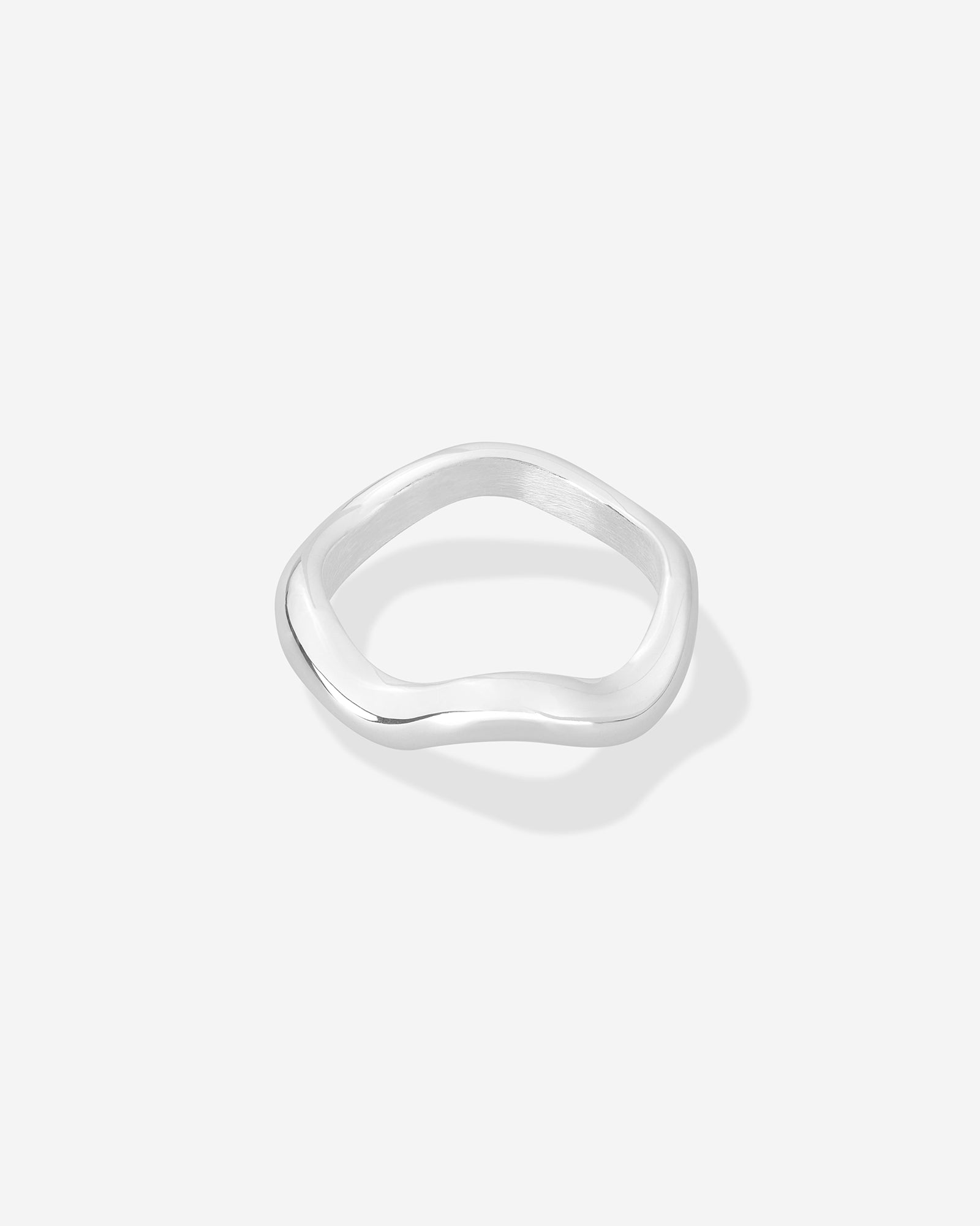 Louis Abel Aurea Polished Thin Ring in silver.