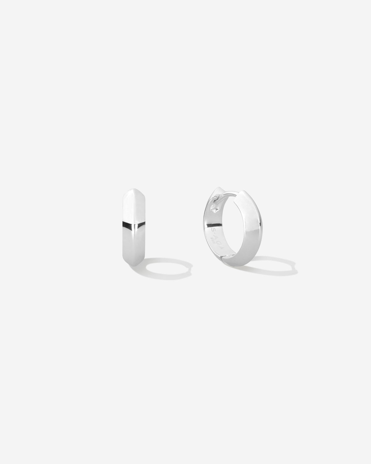 Saga Mini Anchor Hoops in silver, for COLD SKIN.