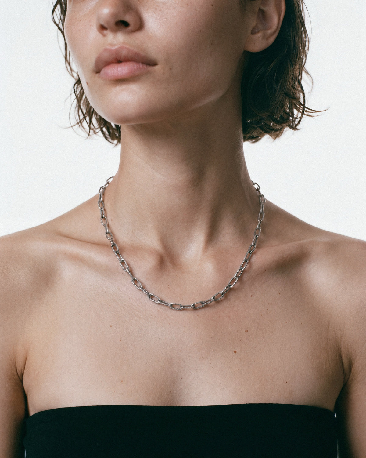 SEASTER Swell Chain in Silver, worn by a model – close-up, for COLD SKIN.
