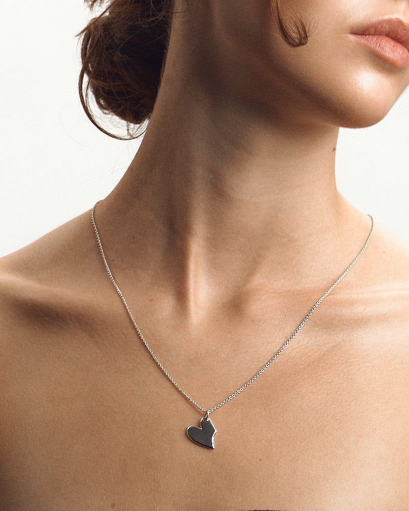 Solid Heart Small Necklace - Silver