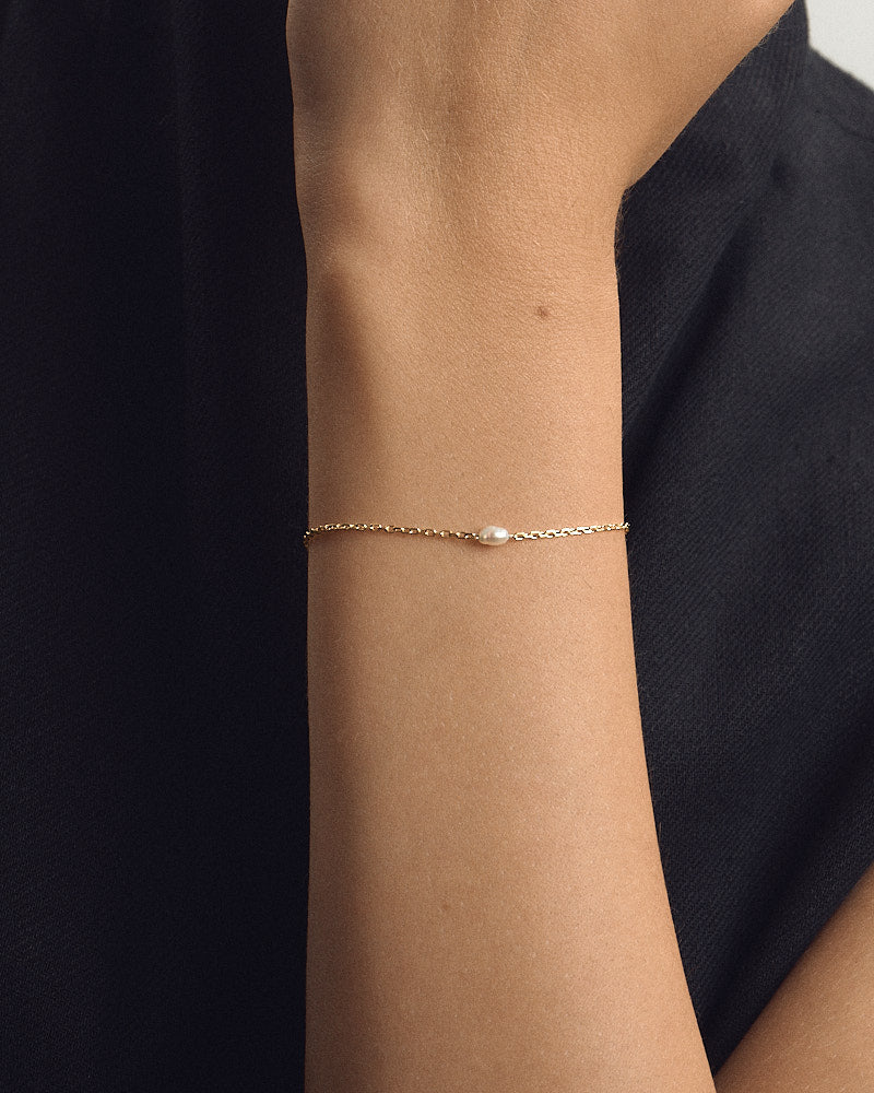 One Pearl Bracelet - Gold & Pearl