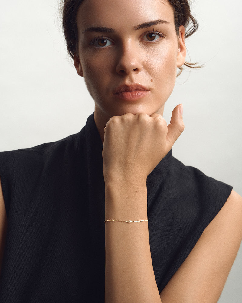 One Pearl Bracelet - Gold & Pearl