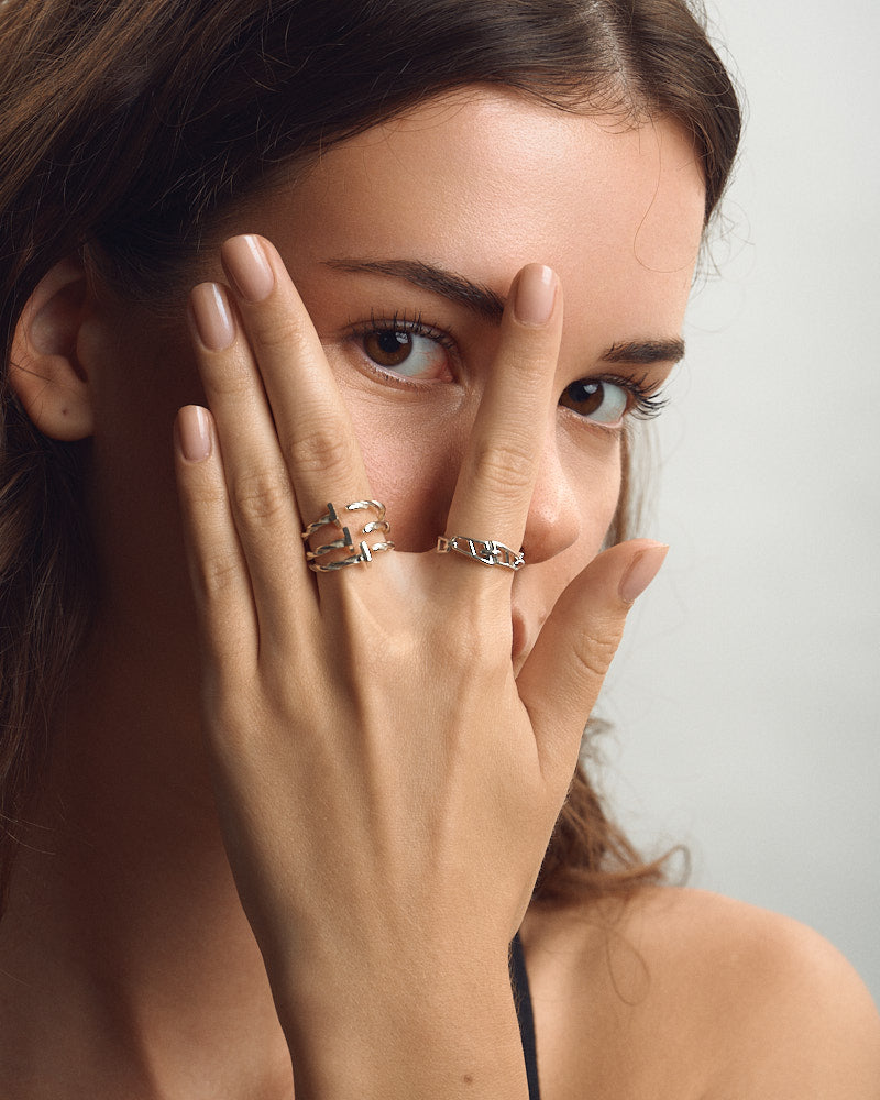 Signature Links Female Ring - Silver