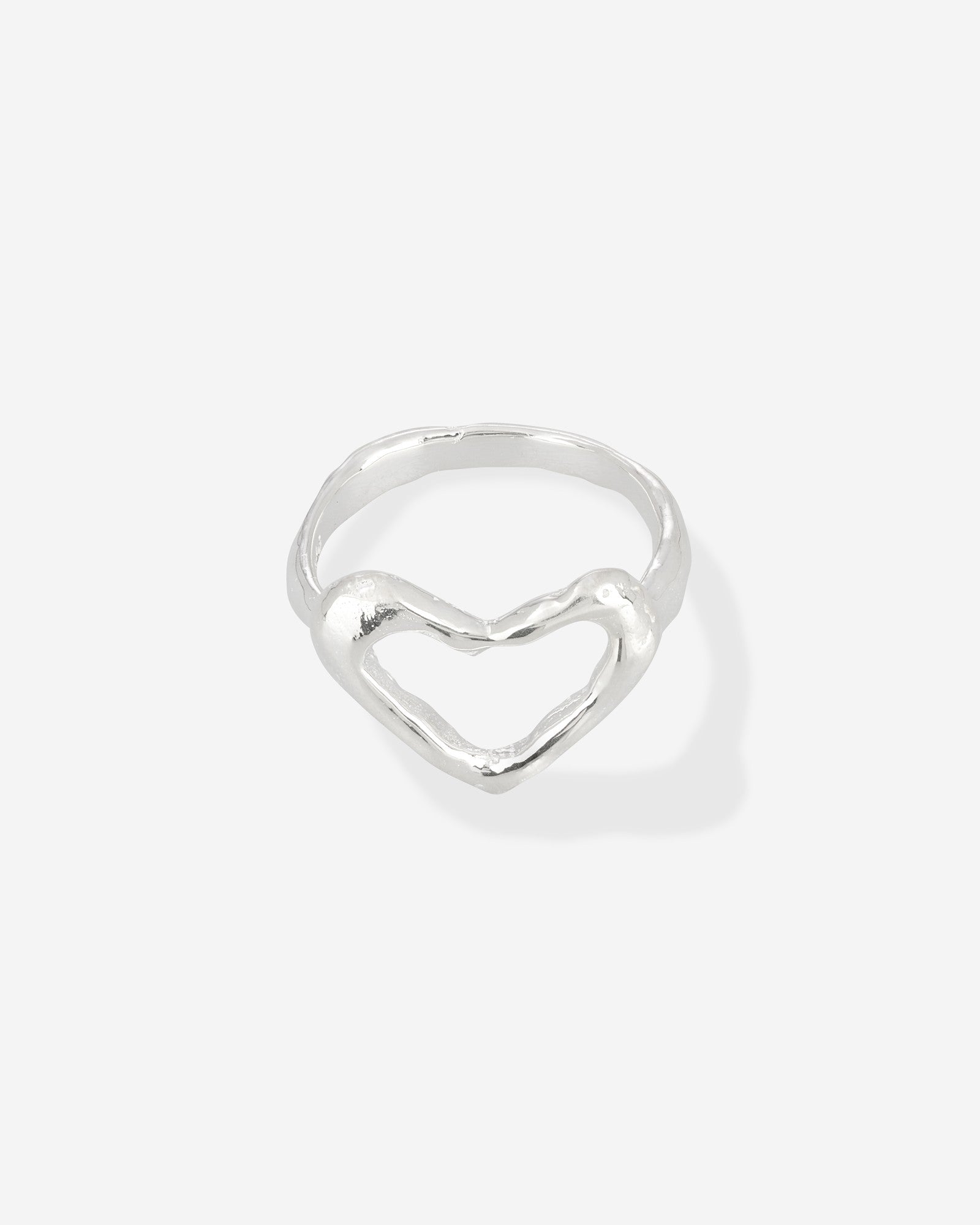 Arishi Open Heart Ring in silver, for COLD SKIN.
