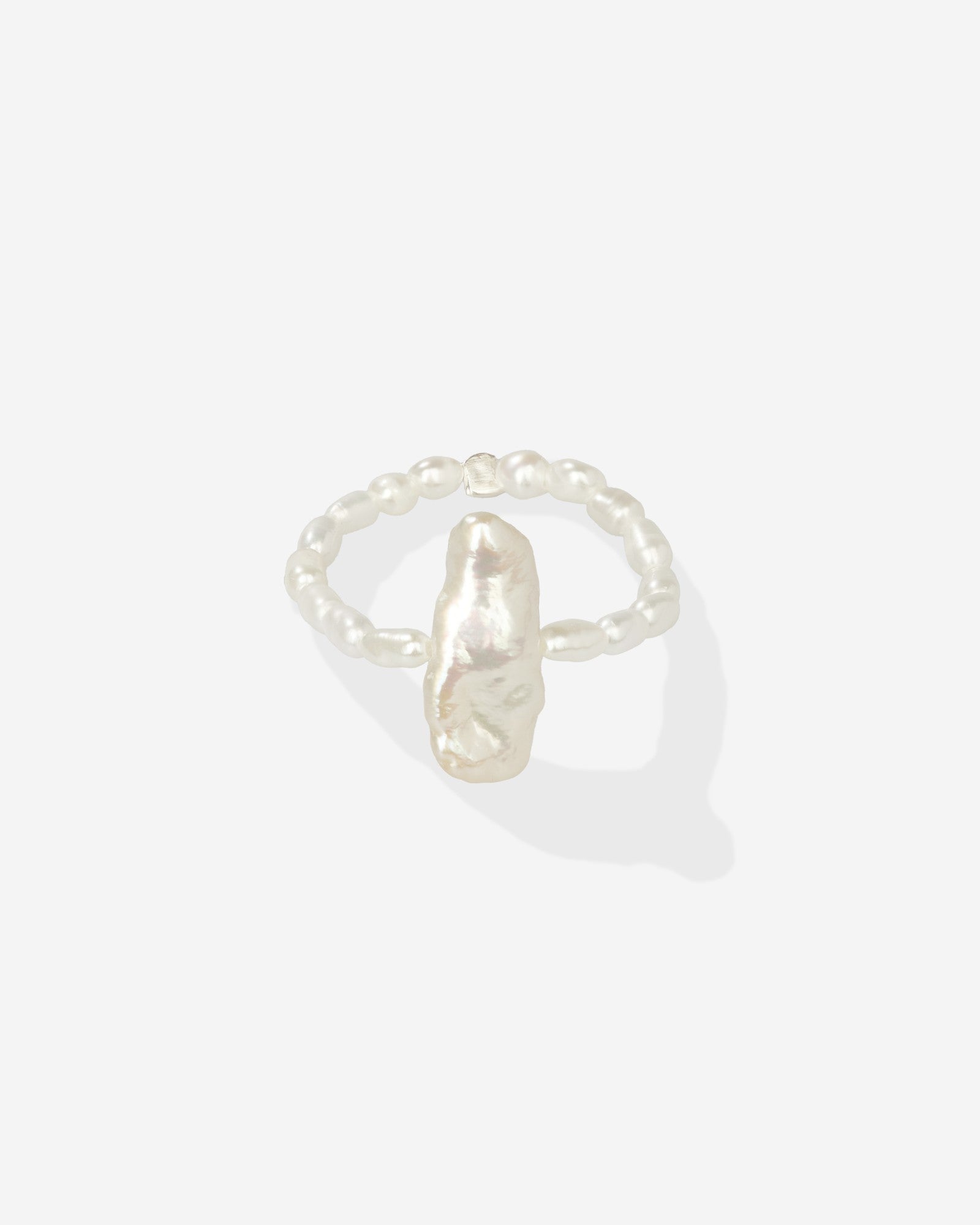 Pearl Naked August Ring in pearls, for COLD SKIN.