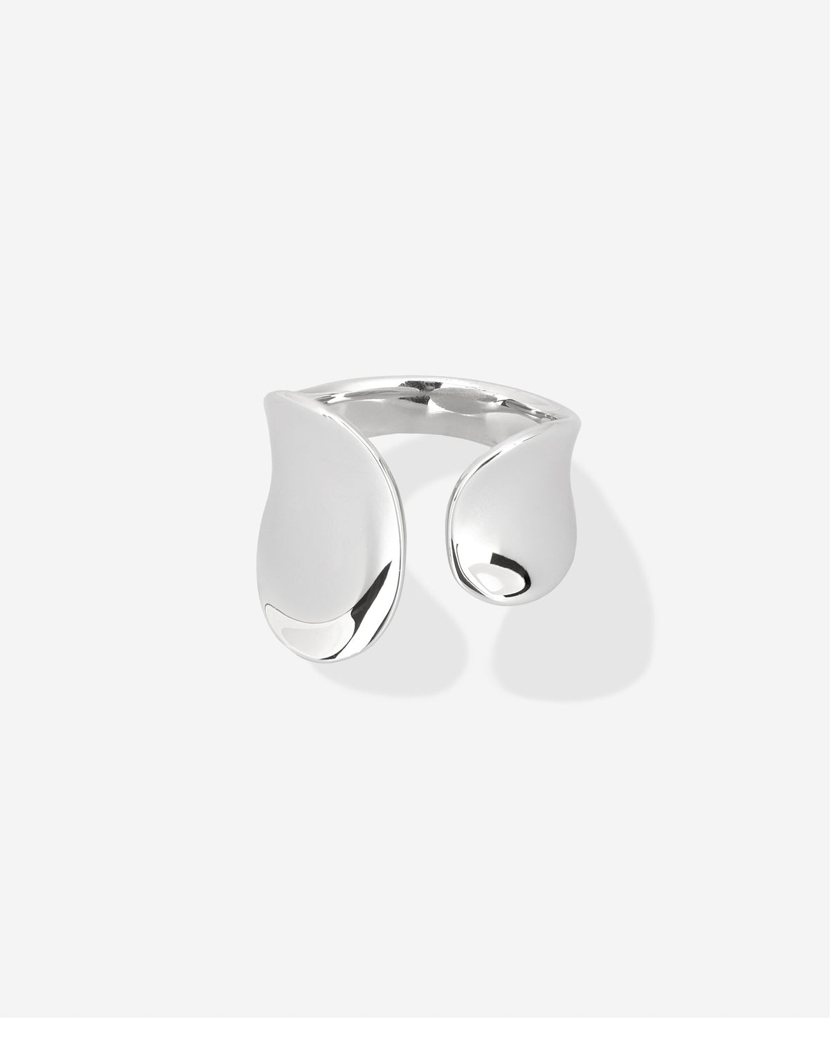 Baixa Alessa Ring in silver for COLD SKIN.