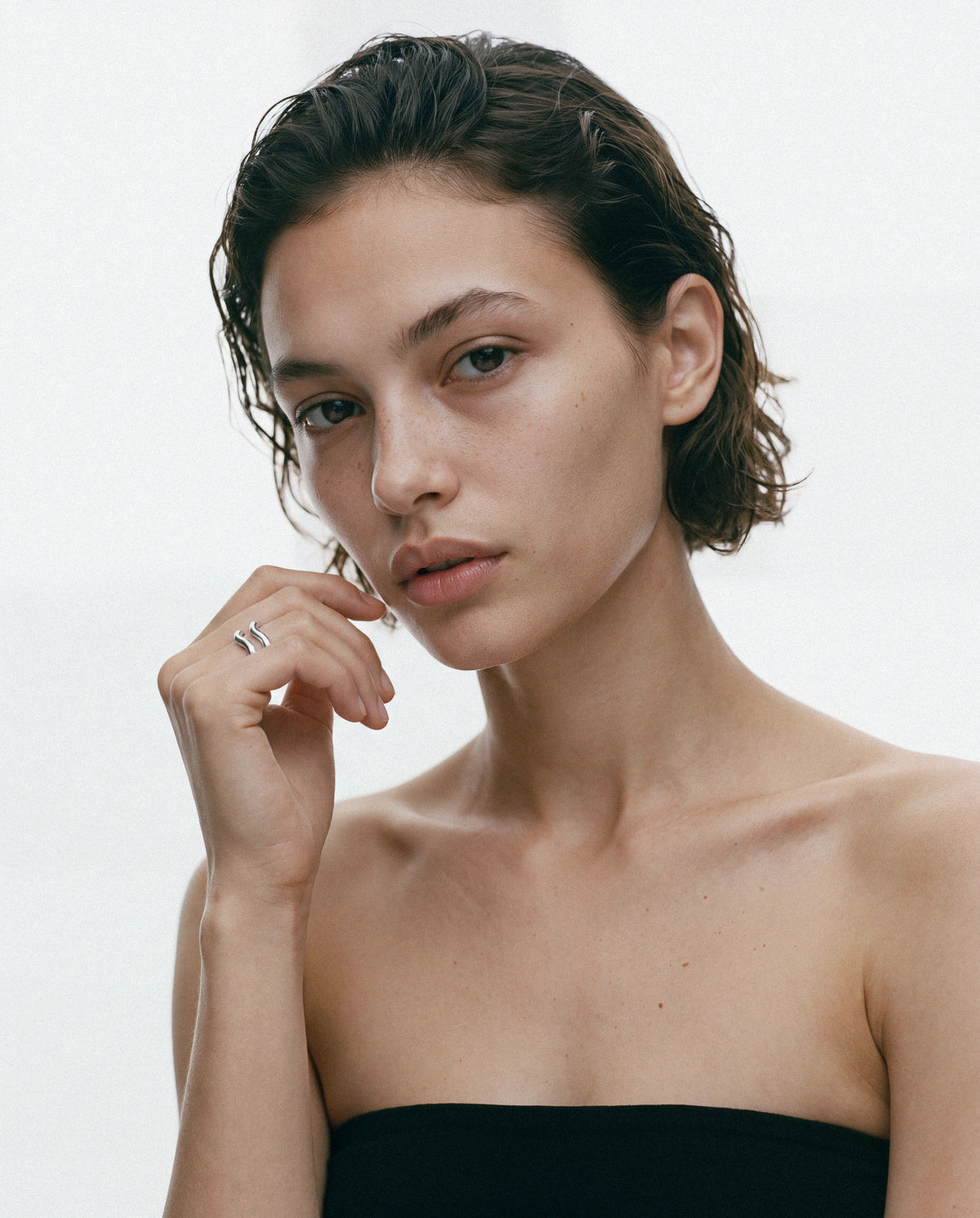 Model wearing the Aurea Polished Twin Ring - Silver