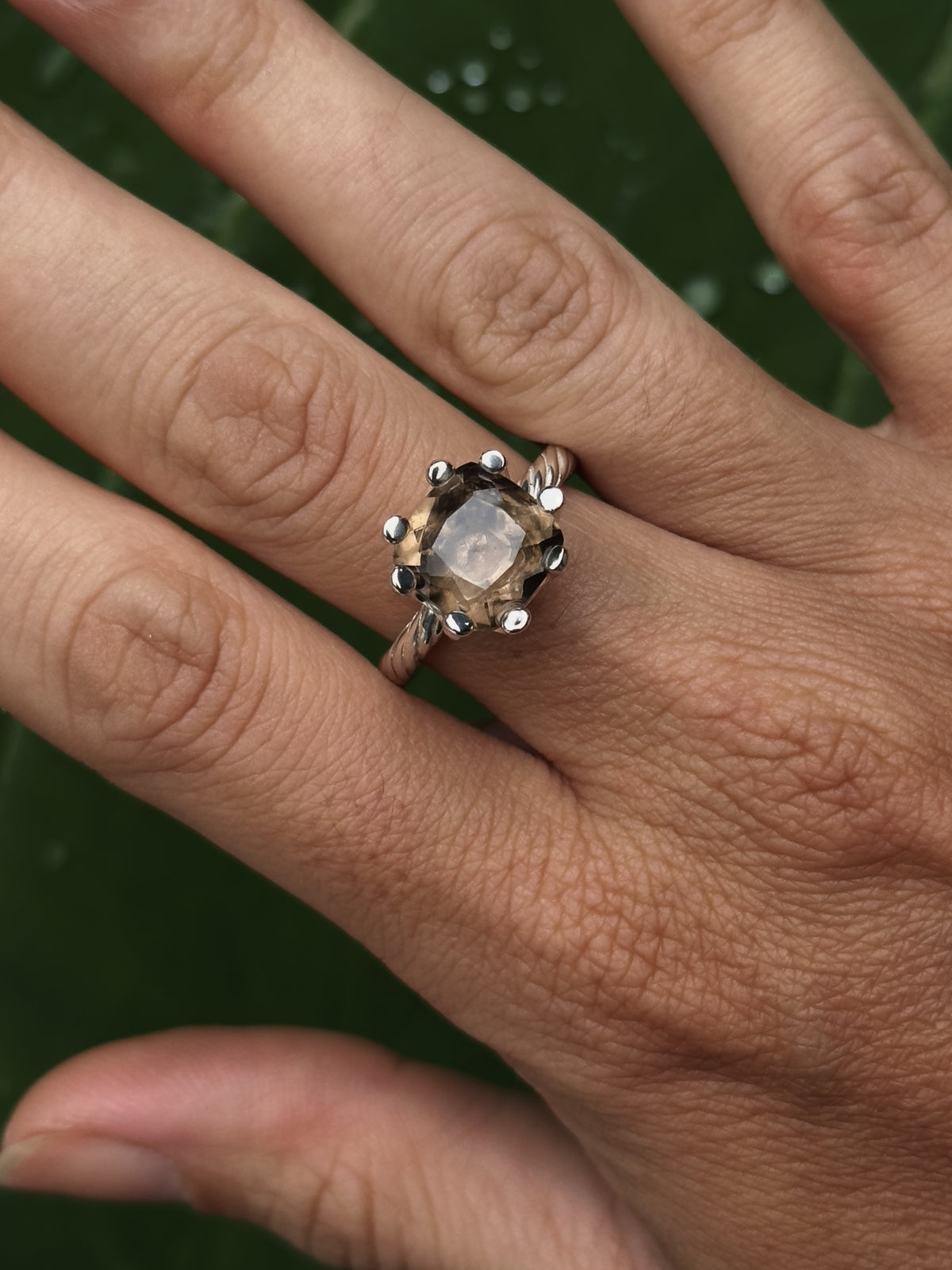 Velvet Vendetta Ring - Plata & Cuarzo ahumado