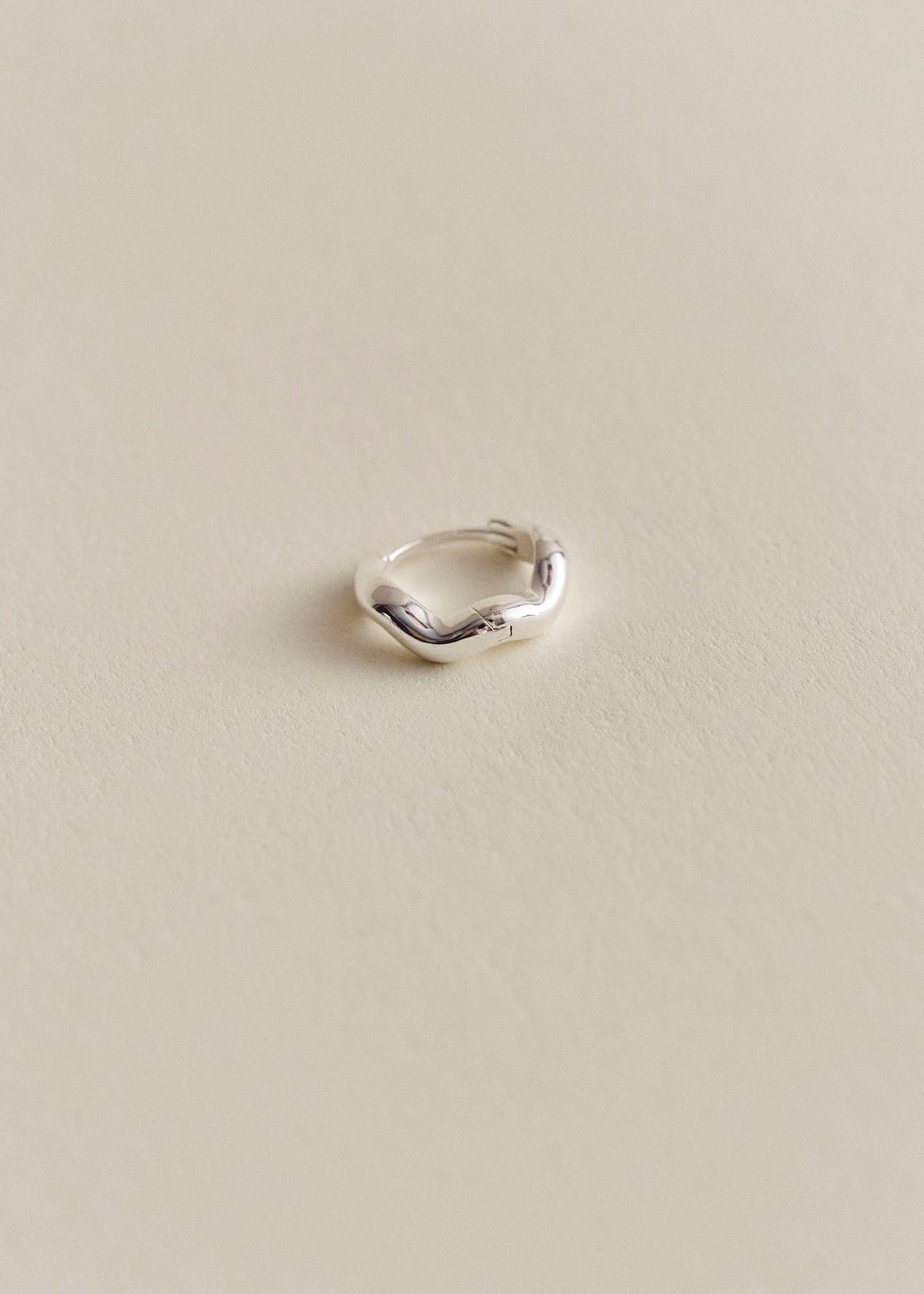 Aurea Polished Mini Hoop - Argent