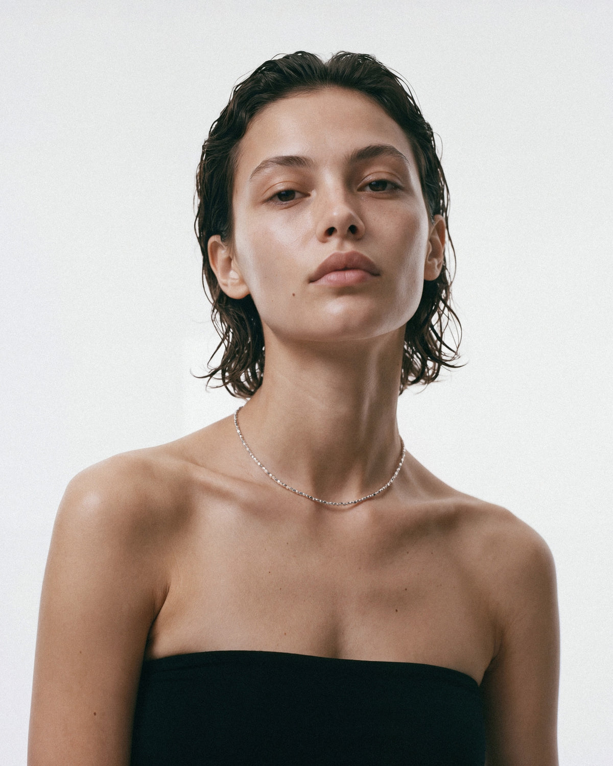 PEARL NAKED Cubes Choker in Silver, worn by a model, for COLD SKIN.