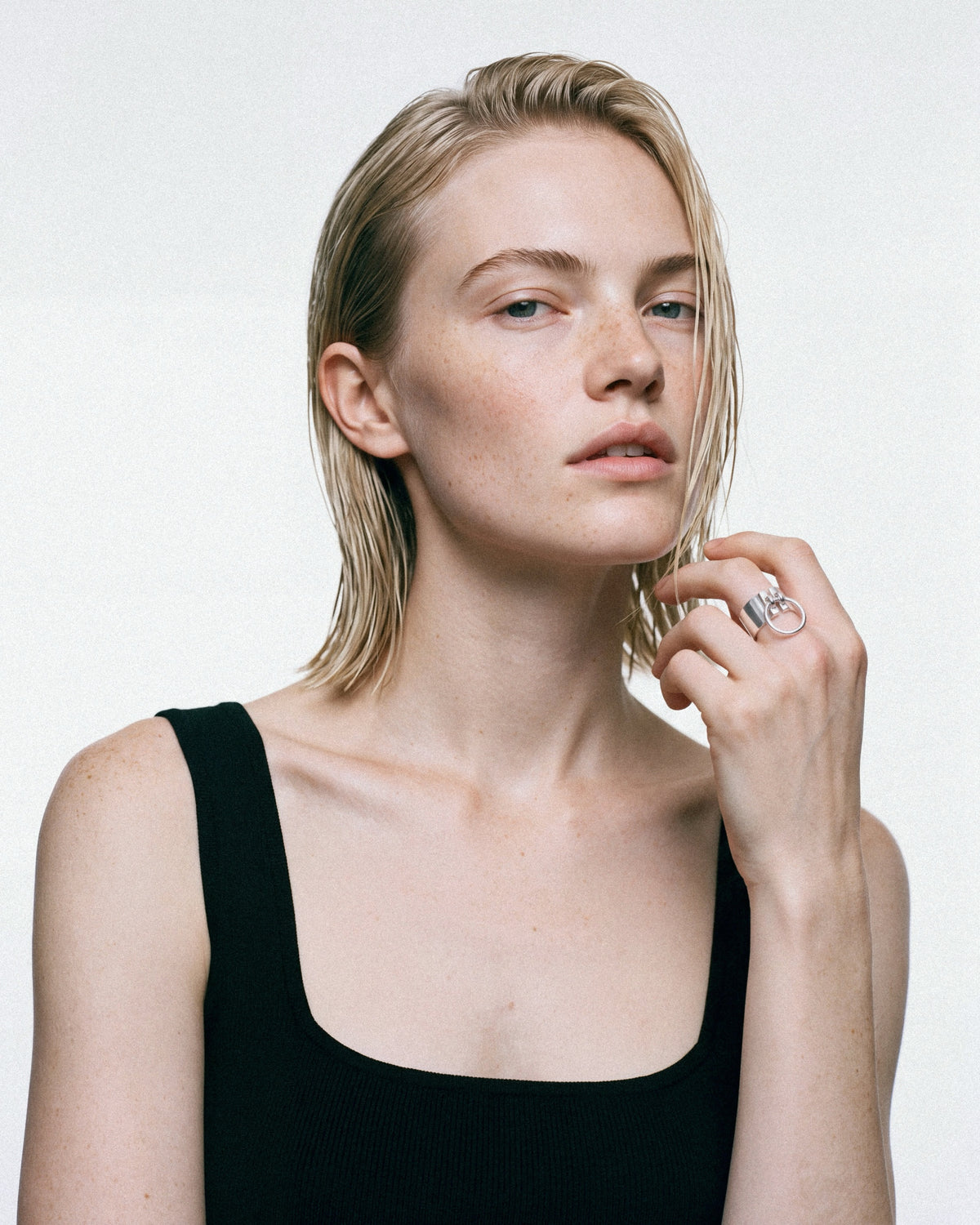 ÉCLIS Taurus Ring in Silver, worn by a model, for COLD SKIN.