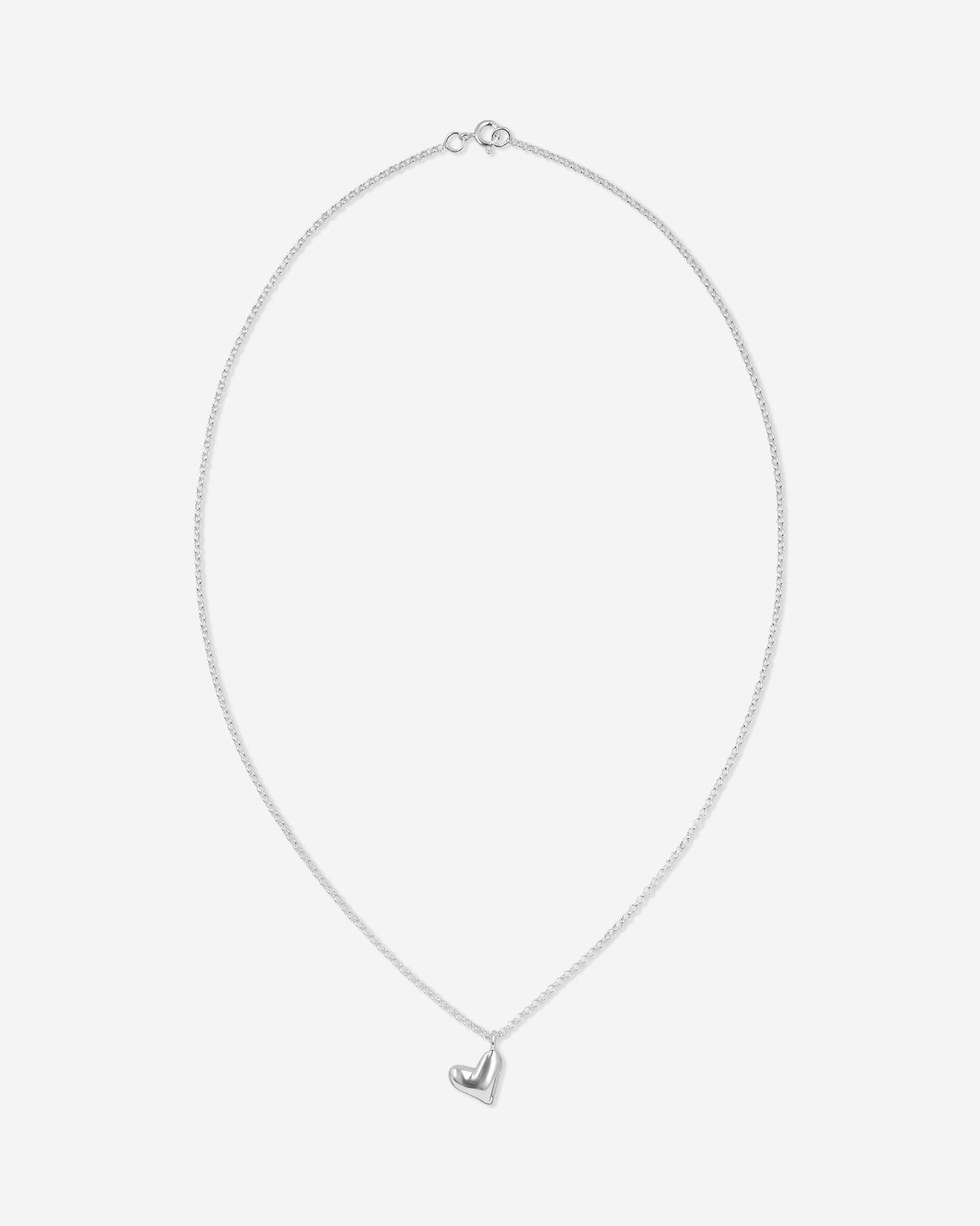 Arishi Heart Necklace in silver, for COLD SKIN.