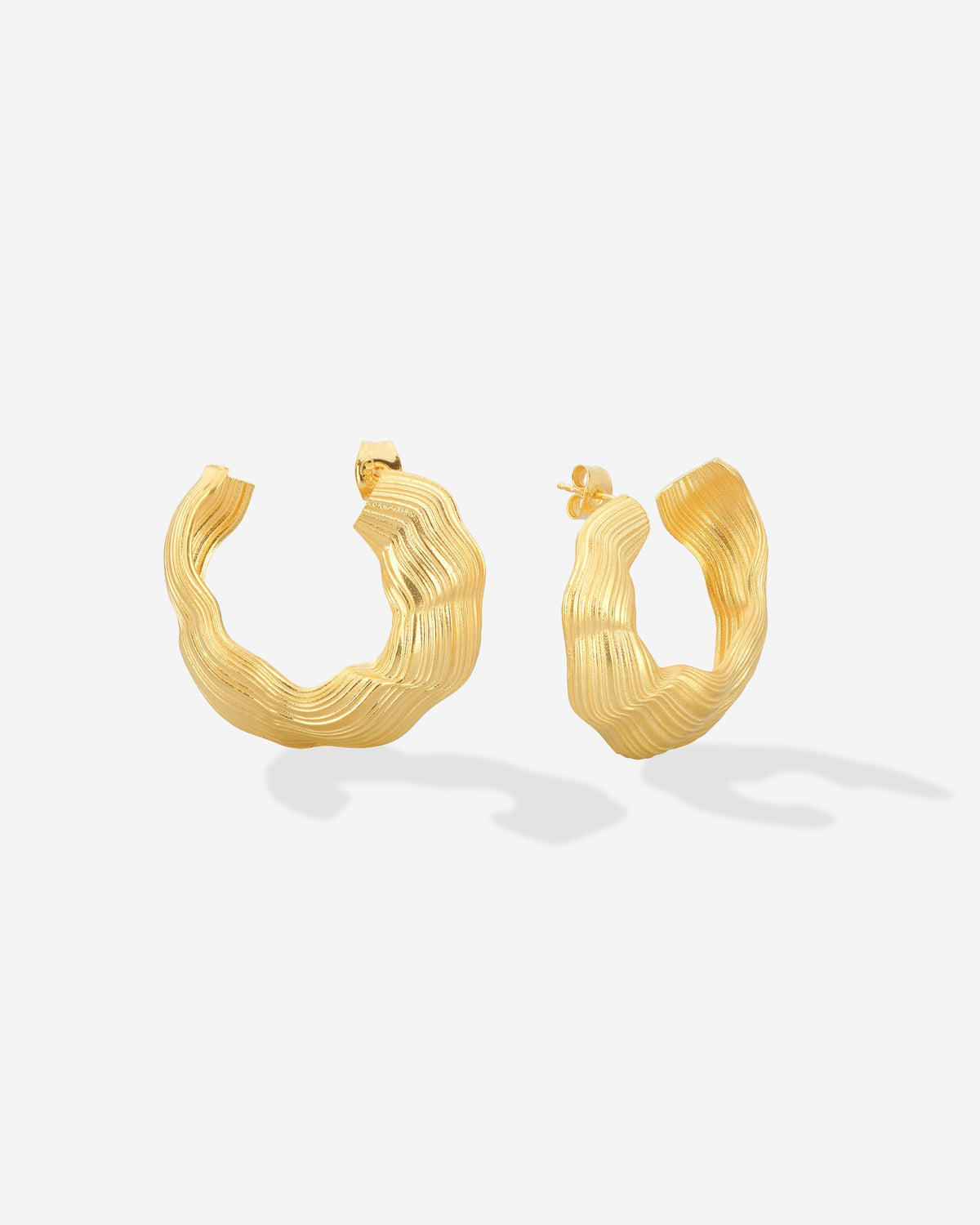 Louis Abel Abluvio Earrings Gold.