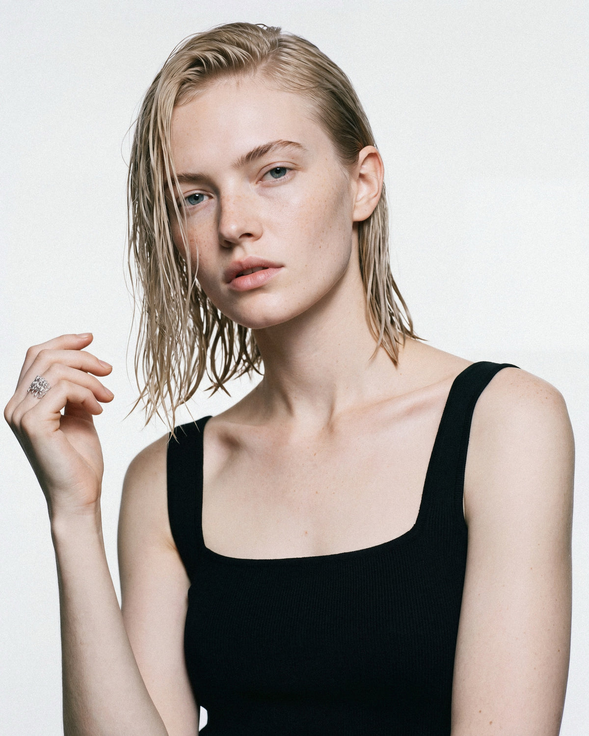 Louis Abel Delenio Ring in Silver, worn by a model, for COLD SKIN.