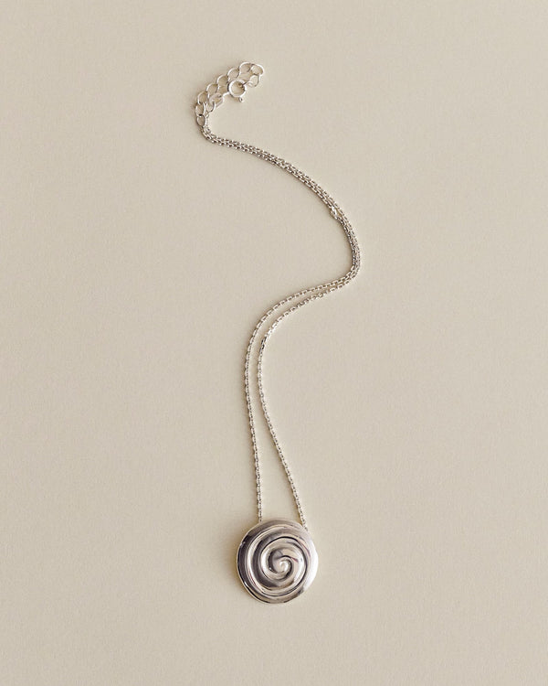 Louis Abel Uzu Mid Necklace in silver.