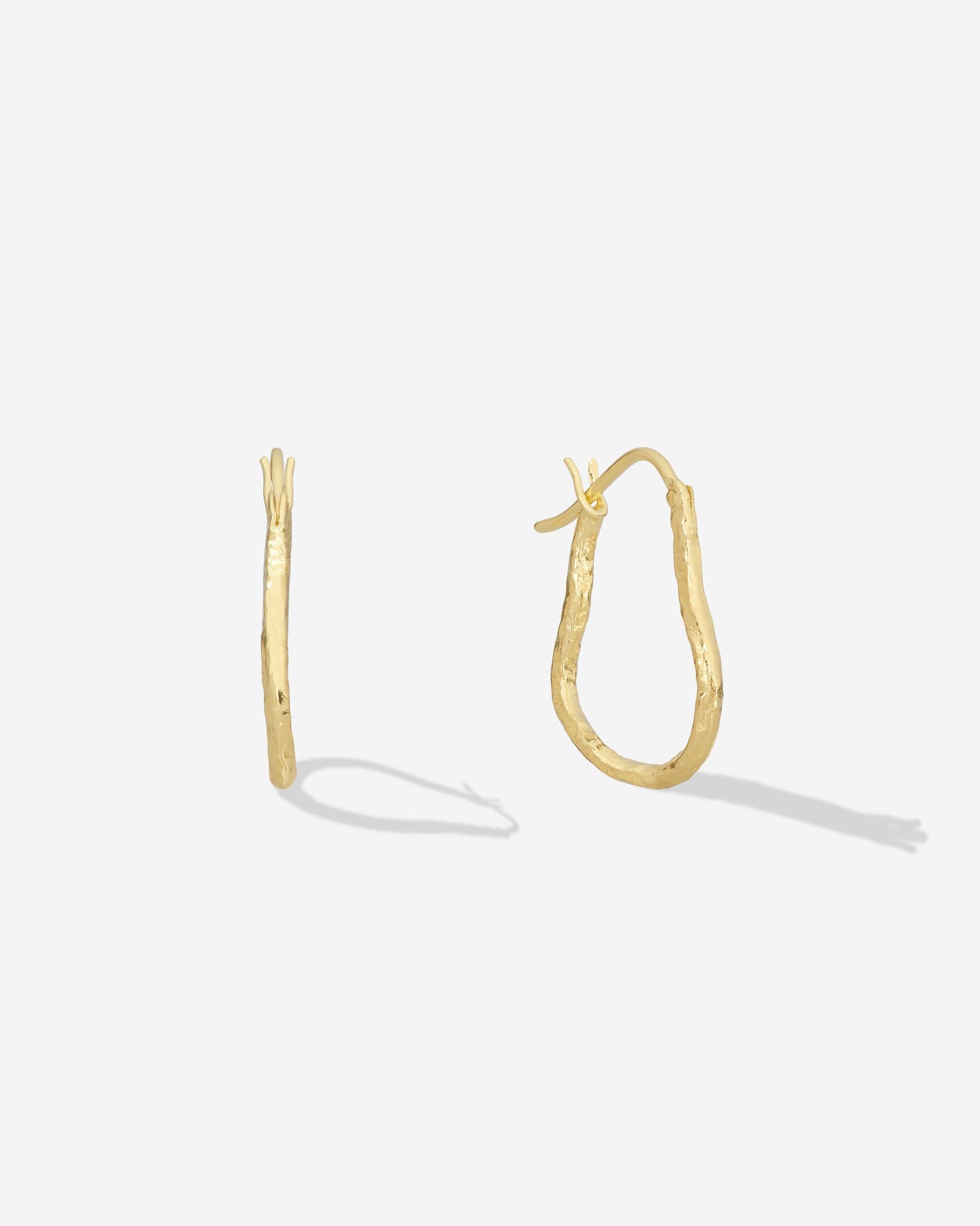 Seaster Mini Bawa Hoop in gold, for COLD SKIN.
