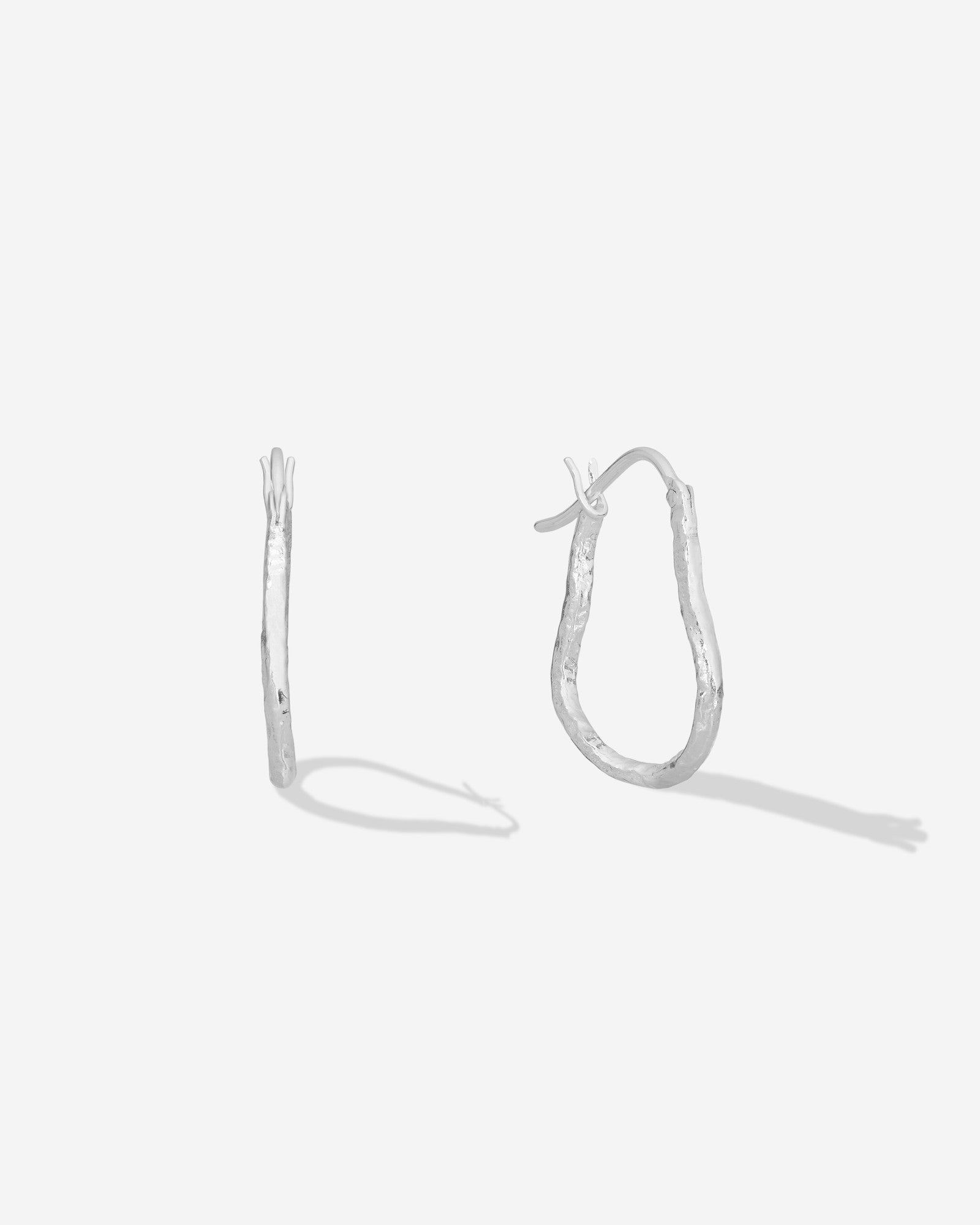 Seaster Mini Bawa Hoop in silver, for COLD SKIN.