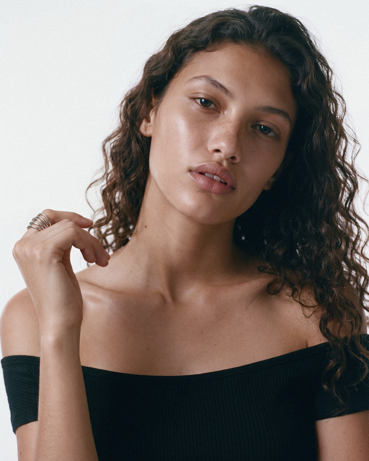 NO MORE Beach Break Wave Ring in Silver, worn by a model, for COLD SKIN.